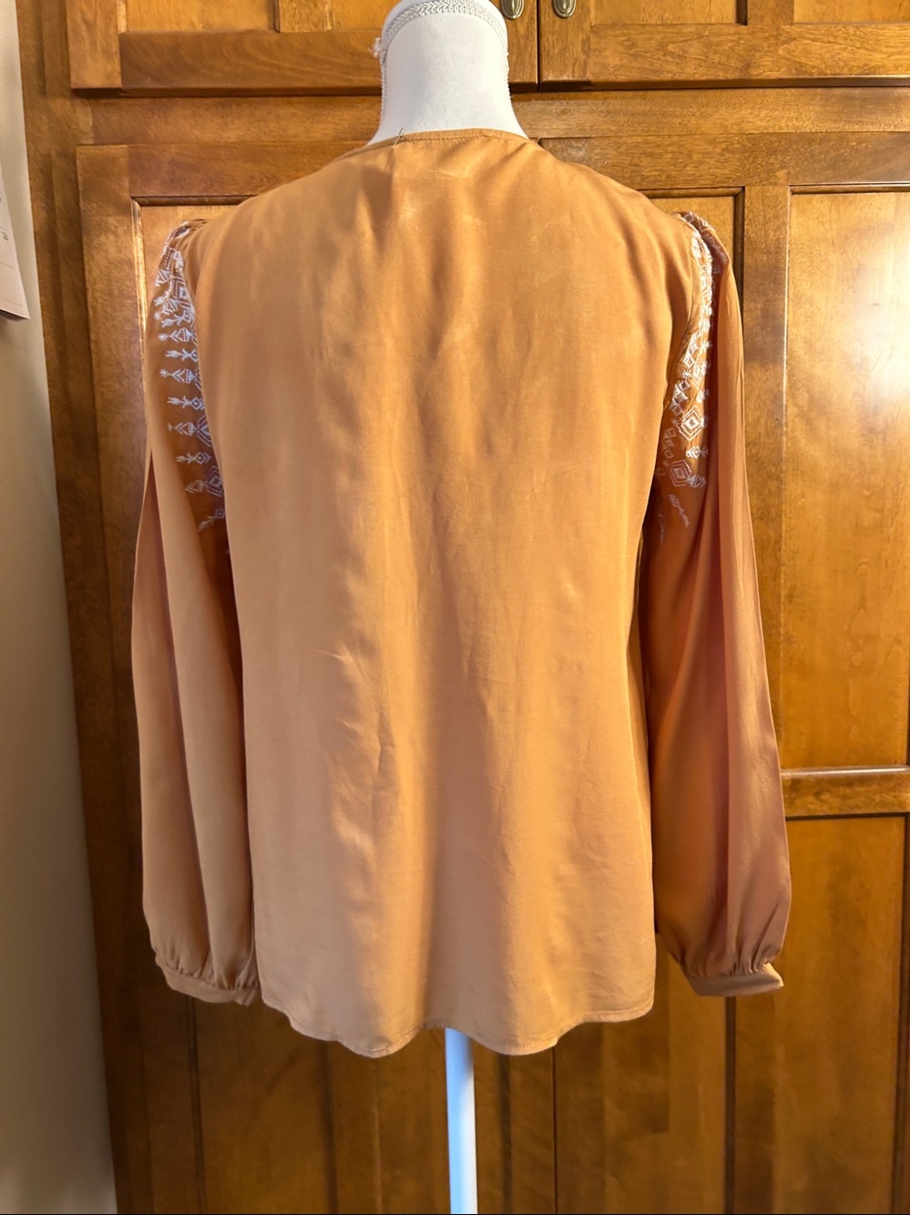 Savanna Jane Womens Marigold Embroidered Long Sleeve V-Neck Blouse. Sz S - Picture 5 of 11